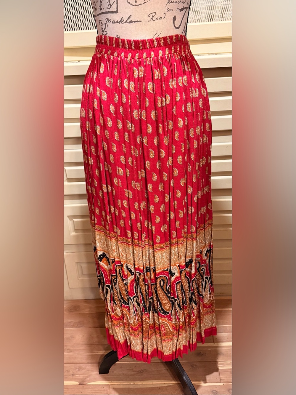 VTG 90s Stonebridge Red Paisley Border Print Rayon Maxi Skirt